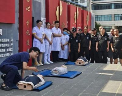 【医院动态】市二医(金阳医院)急诊科开展安保人员心肺复苏专项急救技能培训